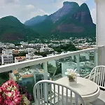 Royalty Barra Hotel